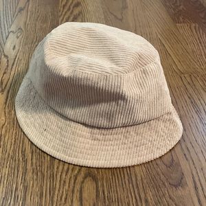 urban outfitters bucket hat